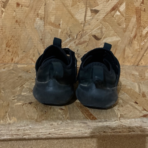 Kids nike running shoes size 9C - Picture 8 of 8